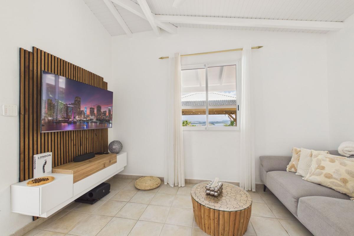 Location 4 chambres anse à l'âne Martinique - salon télé